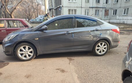 Hyundai Solaris II рестайлинг, 2012 год, 630 000 рублей, 3 фотография