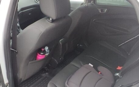 Ford Fiesta, 2015 год, 950 000 рублей, 11 фотография