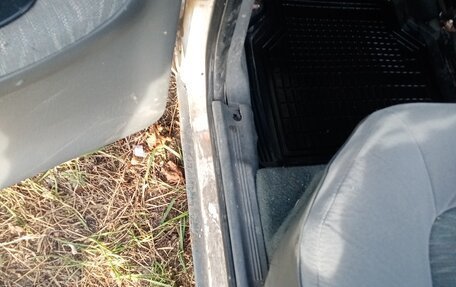 KIA Sephia I рестайлинг, 1996 год, 100 000 рублей, 3 фотография