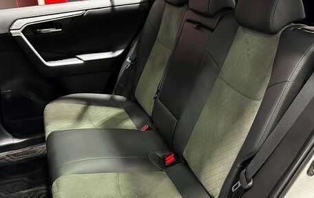 Toyota RAV4, 2025 год, 4 070 000 рублей, 13 фотография