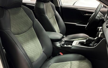 Toyota RAV4, 2025 год, 4 070 000 рублей, 16 фотография