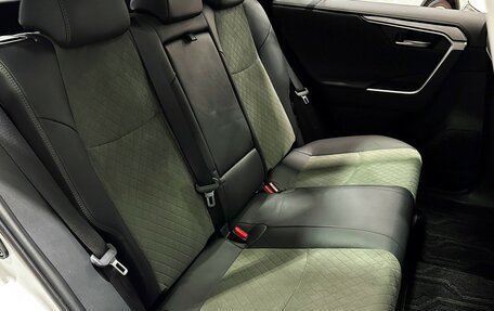 Toyota RAV4, 2025 год, 4 070 000 рублей, 15 фотография