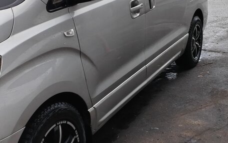 Hyundai Grand Starex Grand Starex I рестайлинг 2, 2010 год, 1 150 000 рублей, 2 фотография