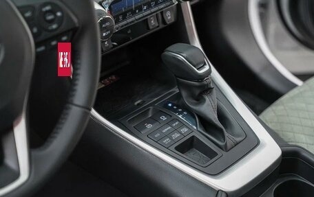 Toyota RAV4, 2025 год, 4 199 000 рублей, 14 фотография