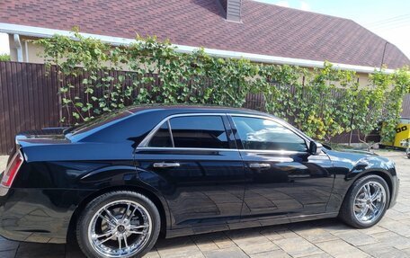 Chrysler 300C II, 2012 год, 1 450 000 рублей, 13 фотография