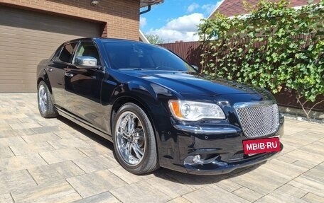 Chrysler 300C II, 2012 год, 1 450 000 рублей, 8 фотография
