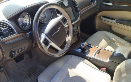 Chrysler 300C II, 2012 год, 1 450 000 рублей, 25 фотография