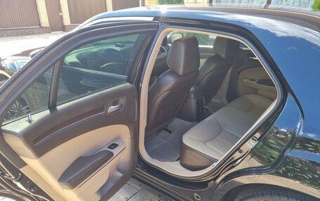 Chrysler 300C II, 2012 год, 1 450 000 рублей, 22 фотография