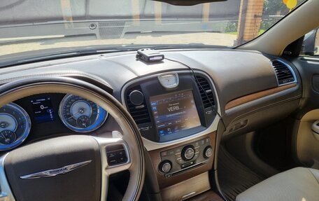 Chrysler 300C II, 2012 год, 1 450 000 рублей, 28 фотография