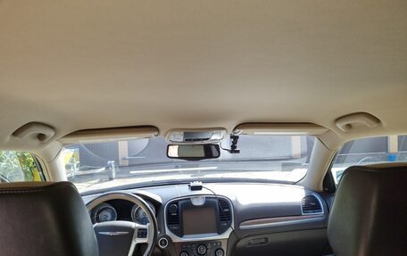 Chrysler 300C II, 2012 год, 1 450 000 рублей, 23 фотография