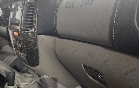 Toyota Land Cruiser 100 рестайлинг 2, 2004 год, 2 700 000 рублей, 3 фотография