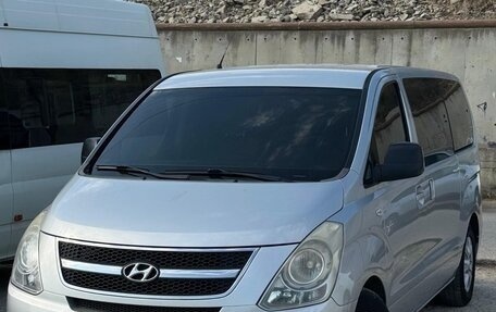 Hyundai H-1 II рестайлинг, 2008 год, 1 430 000 рублей, 1 фотография