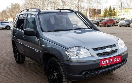 Chevrolet Niva I рестайлинг, 2015 год, 597 000 рублей, 3 фотография