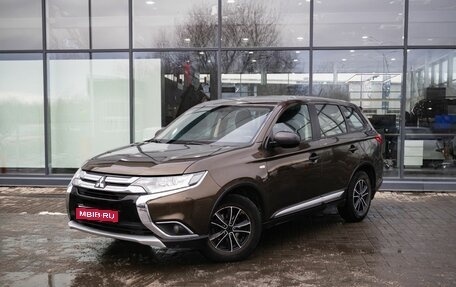 Mitsubishi Outlander III рестайлинг 3, 2015 год, 1 700 000 рублей, 1 фотография
