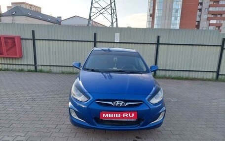 Hyundai Solaris II рестайлинг, 2011 год, 770 000 рублей, 1 фотография