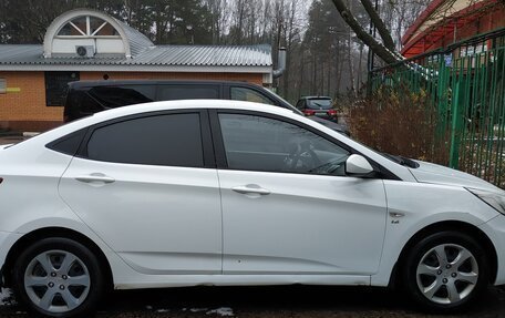Hyundai Solaris II рестайлинг, 2013 год, 5 фотография