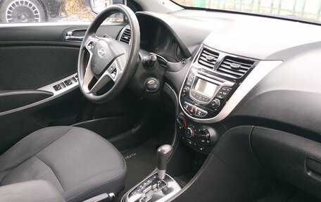 Hyundai Solaris II рестайлинг, 2013 год, 6 фотография