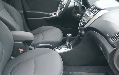 Hyundai Solaris II рестайлинг, 2013 год, 7 фотография