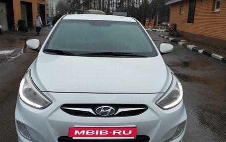 Hyundai Solaris II рестайлинг, 2013 год, 13 фотография