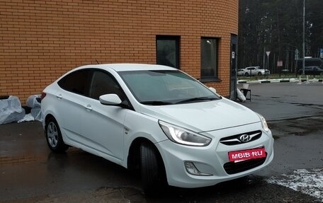 Hyundai Solaris II рестайлинг, 2013 год, 8 фотография