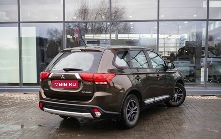 Mitsubishi Outlander III рестайлинг 3, 2015 год, 1 700 000 рублей, 2 фотография