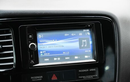 Mitsubishi Outlander III рестайлинг 3, 2015 год, 1 700 000 рублей, 17 фотография