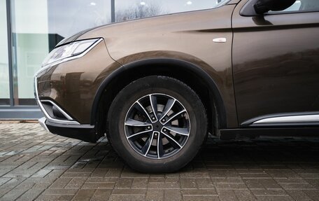 Mitsubishi Outlander III рестайлинг 3, 2015 год, 1 700 000 рублей, 9 фотография