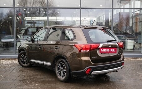 Mitsubishi Outlander III рестайлинг 3, 2015 год, 1 700 000 рублей, 6 фотография