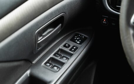 Mitsubishi Outlander III рестайлинг 3, 2015 год, 1 700 000 рублей, 20 фотография