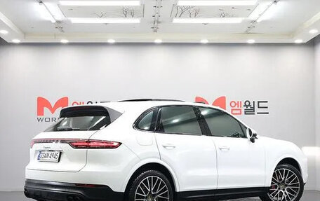 Porsche Cayenne III, 2022 год, 6 890 000 рублей, 2 фотография