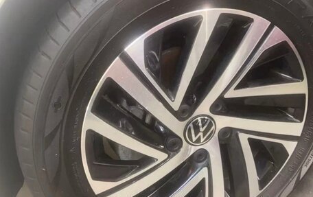 Volkswagen Lavida, 2022 год, 1 800 000 рублей, 9 фотография