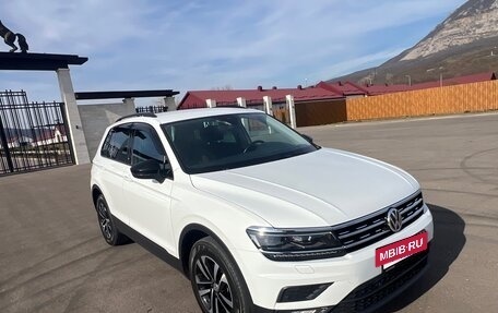 Volkswagen Tiguan II, 2020 год, 2 650 000 рублей, 2 фотография