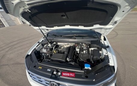 Volkswagen Tiguan II, 2020 год, 2 650 000 рублей, 17 фотография