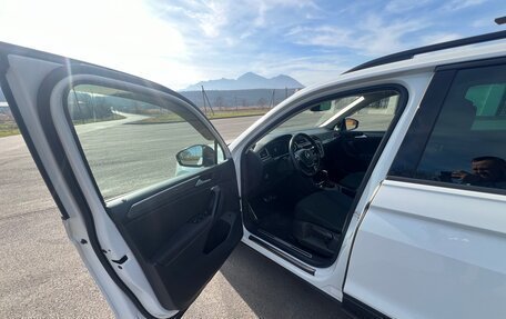 Volkswagen Tiguan II, 2020 год, 2 650 000 рублей, 26 фотография