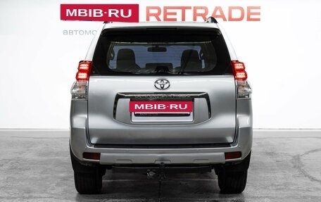 Toyota Land Cruiser Prado 150 рестайлинг 2, 2010 год, 1 999 000 рублей, 6 фотография