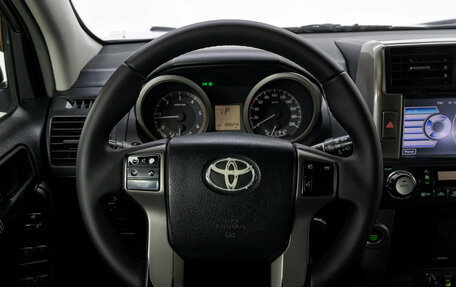 Toyota Land Cruiser Prado 150 рестайлинг 2, 2010 год, 1 999 000 рублей, 19 фотография