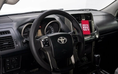 Toyota Land Cruiser Prado 150 рестайлинг 2, 2010 год, 1 999 000 рублей, 9 фотография