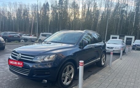 Volkswagen Touareg III, 2013 год, 2 300 000 рублей, 2 фотография