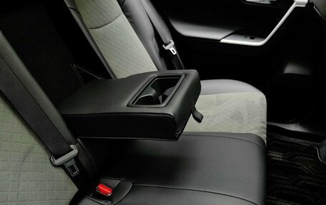 Toyota RAV4, 2025 год, 4 440 000 рублей, 37 фотография