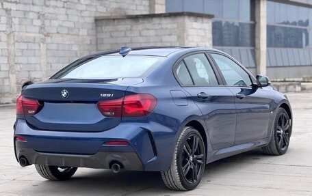 BMW 1 серия, 2022 год, 2 100 000 рублей, 6 фотография