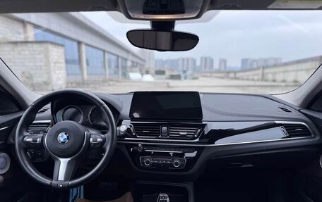 BMW 1 серия, 2022 год, 2 100 000 рублей, 18 фотография