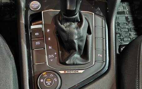 Volkswagen Tiguan II, 2020 год, 3 048 000 рублей, 17 фотография