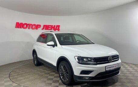 Volkswagen Tiguan II, 2018 год, 2 256 000 рублей, 3 фотография