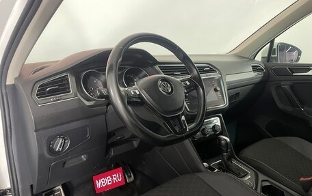 Volkswagen Tiguan II, 2018 год, 2 256 000 рублей, 10 фотография