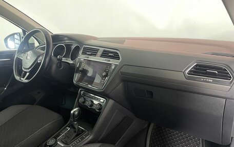 Volkswagen Tiguan II, 2018 год, 2 256 000 рублей, 11 фотография