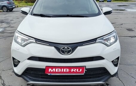 Toyota RAV4, 2015 год, 2 330 000 рублей, 1 фотография