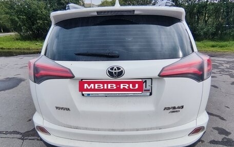 Toyota RAV4, 2015 год, 2 330 000 рублей, 6 фотография