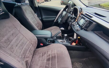 Toyota RAV4, 2015 год, 2 330 000 рублей, 13 фотография