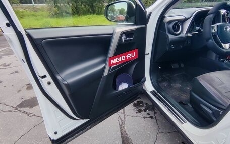 Toyota RAV4, 2015 год, 2 330 000 рублей, 11 фотография