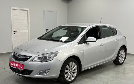 Opel Astra J, 2011 год, 690 000 рублей, 1 фотография